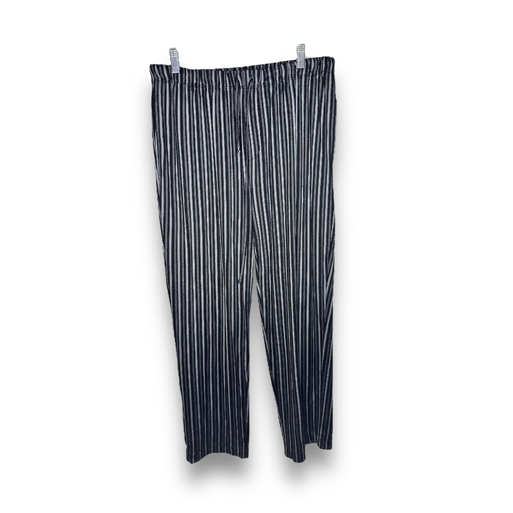 Night Zone Women’s Striped Pants - Size Large